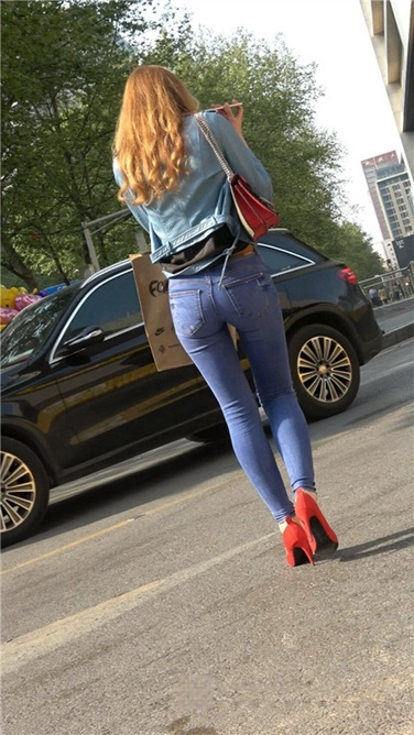 4K高清视频！极品风sao红高跟紧牛大美女第二季[MP4/1GB]