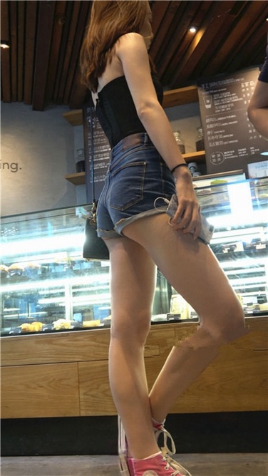 4K超清视频！超极品MT小翘臀美眉第一季[MP4/1.5GB]