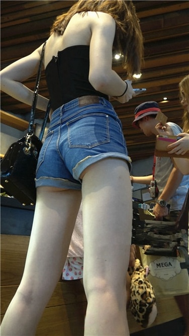 4K超清视频！超极品MT小翘臀美眉第一季[MP4/1.5GB]