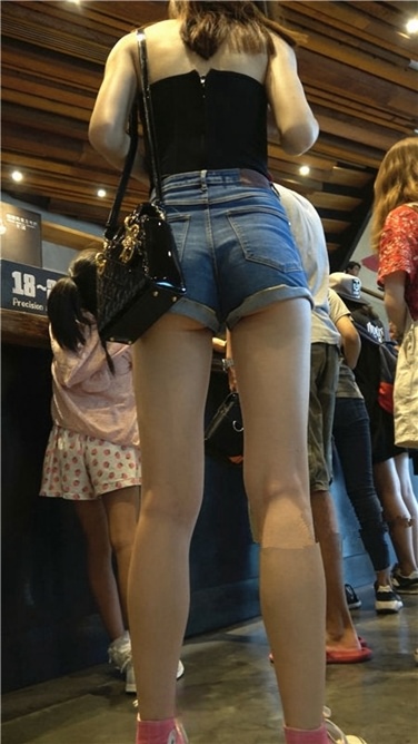 4K超清视频！超极品MT小翘臀美眉第一季[MP4/1.5GB]