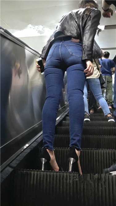 4K高清视频！极品高跟紧牛白皙大美[MP4/2GB]