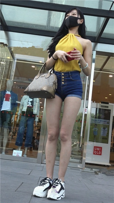 4K超清视频！360度静静地欣赏着你的美[MP4/2.7GB]