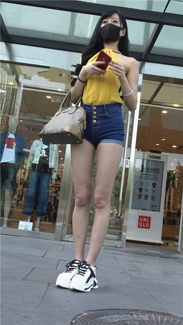 4K超清视频！360度静静地欣赏着你的美[MP4/2.7GB]