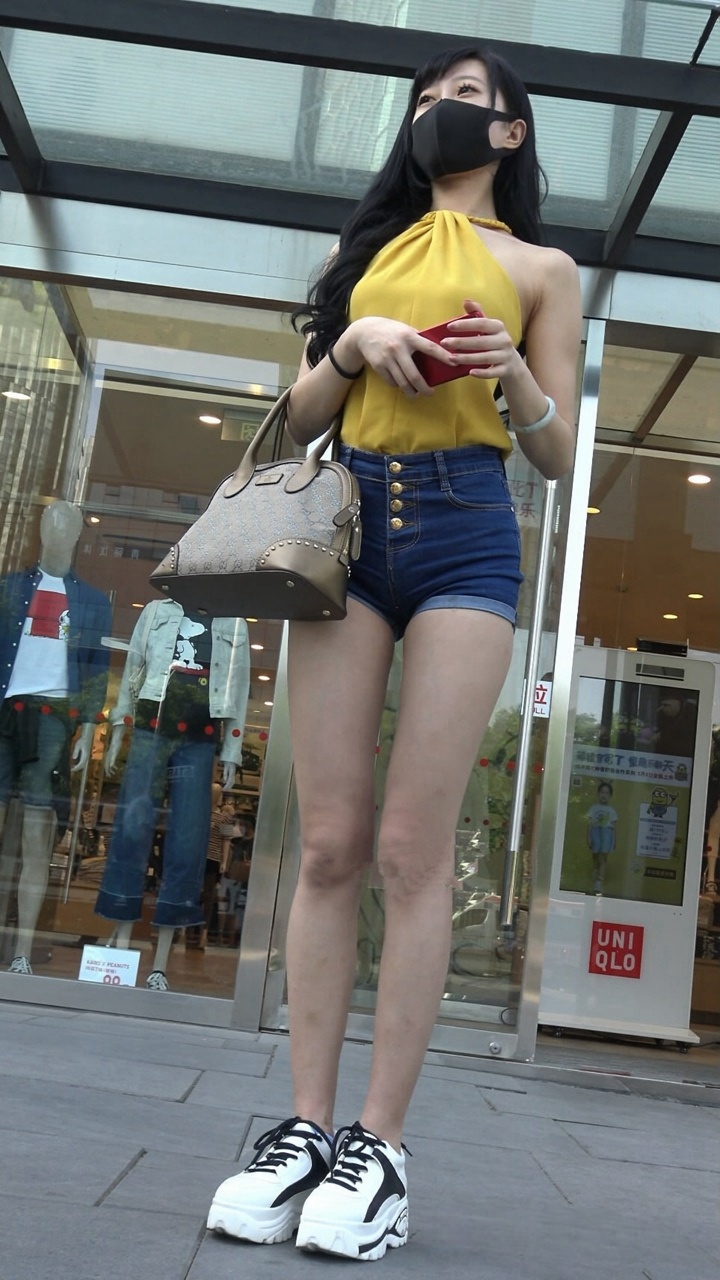 4K超清视频！360度静静地欣赏着你的美[MP4/2.7GB]