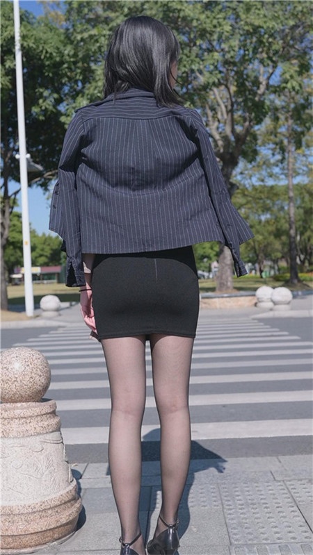 （视频）黑色包臀裙美女[8.04G/MP4]