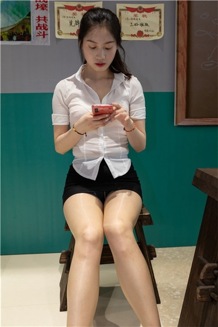 （套图）黑色包臀裙美女(263P)[3.78G/JPG]