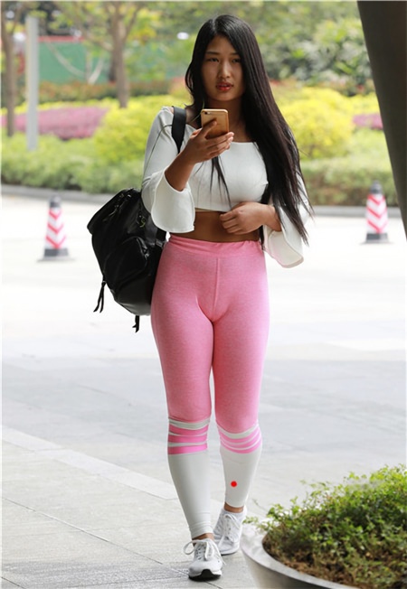 （套图）健身的粉色紧身裤妹子(207P)[1.45G/JPG]