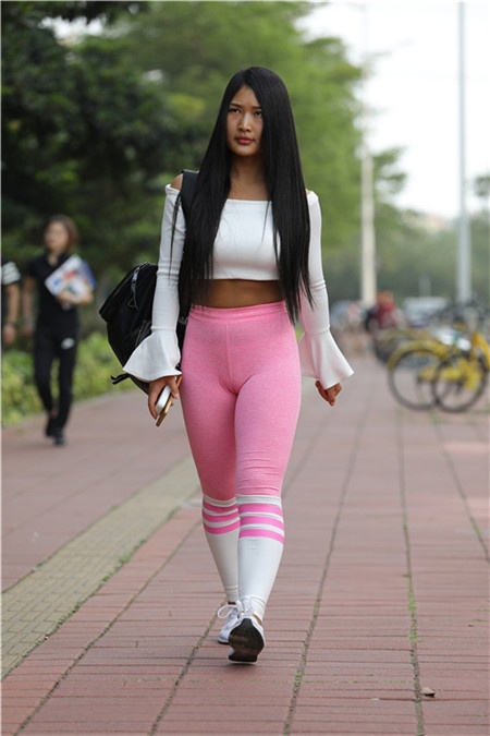 （套图）健身的粉色紧身裤妹子(207P)[1.45G/JPG]