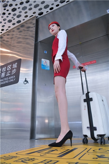 （套图一）红色制服美女(400P)[6.04G/JPG]