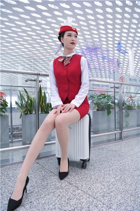 （套图一）红色制服美女(400P)[6.04G/JPG]