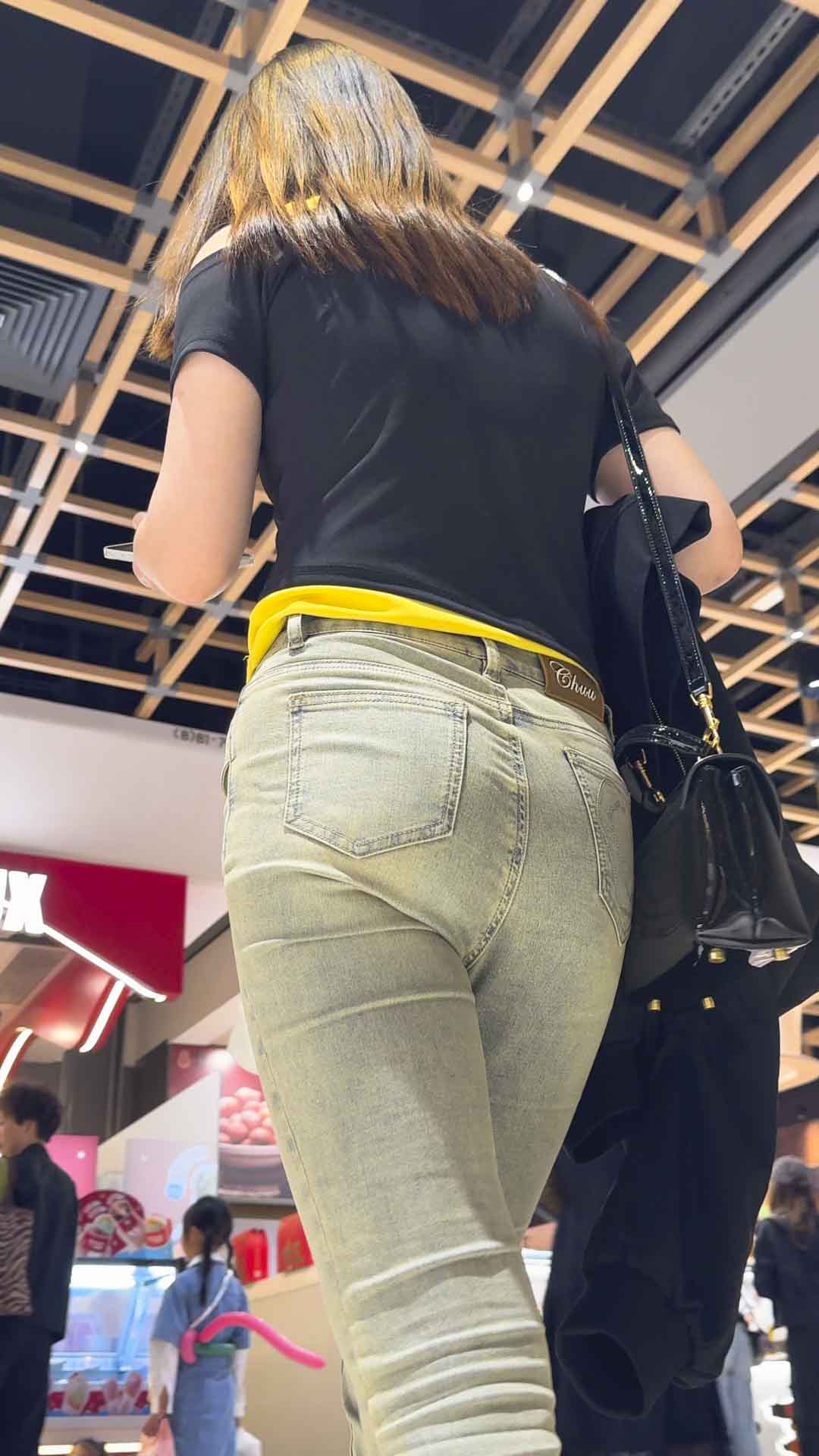 (积分100)极品大屁股扭得真是欢