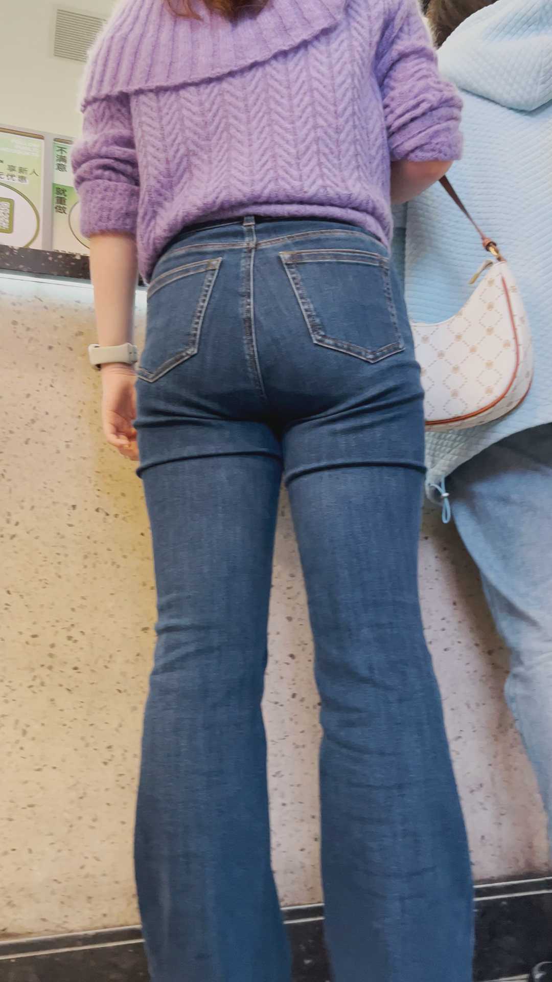 紧身蓝牛熟女（积分50）