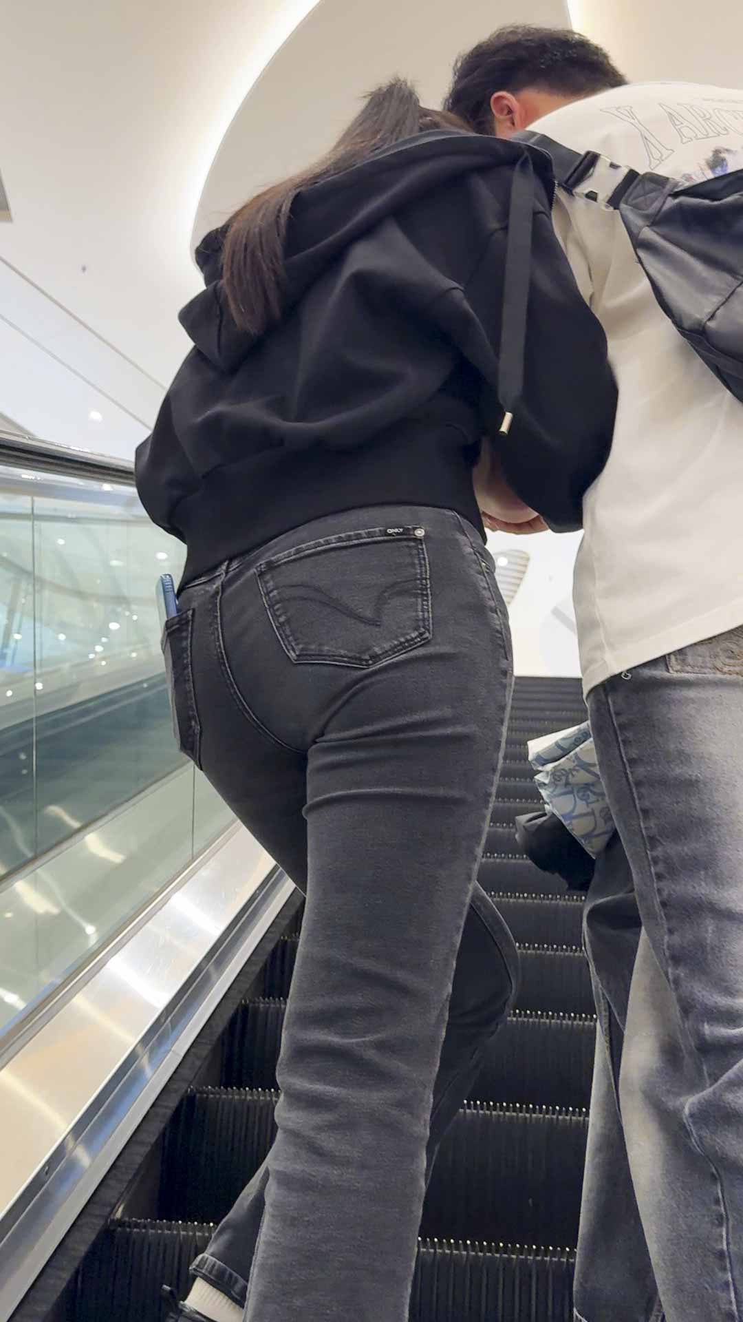 不自然的扭动，已经松弛