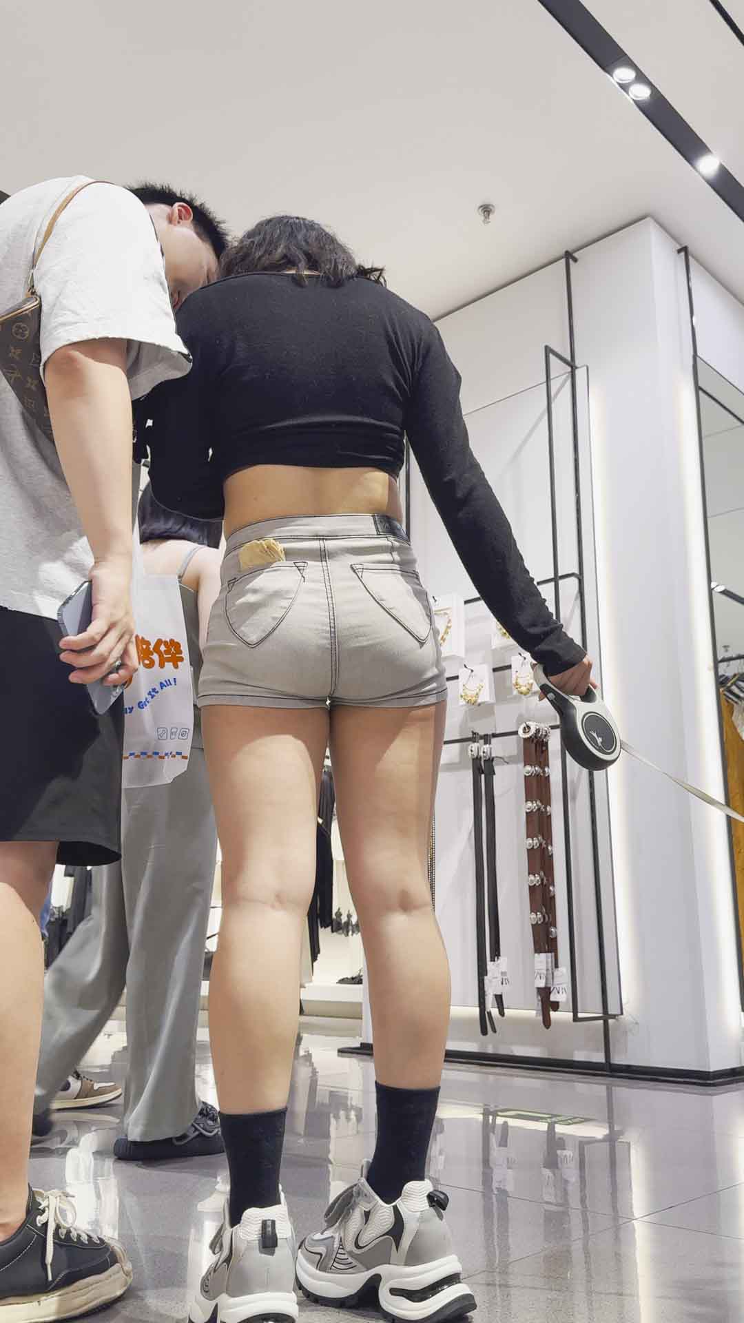 国庆献礼高腰牛仔短裤女神（积分165）