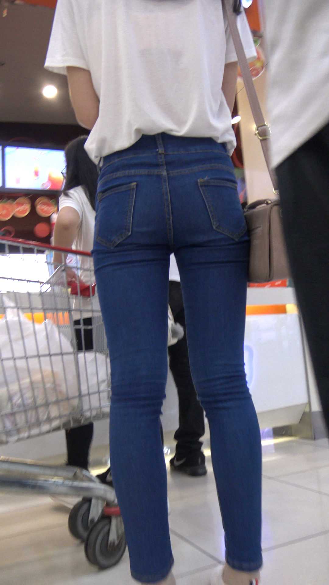 超市极品蓝牛肥臀美女第三季（积分247）