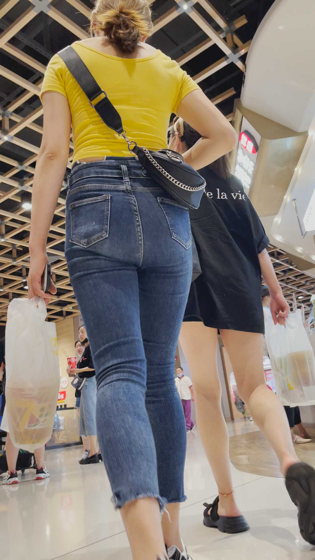 超紧饱满丰臀成熟少妇（积分165）