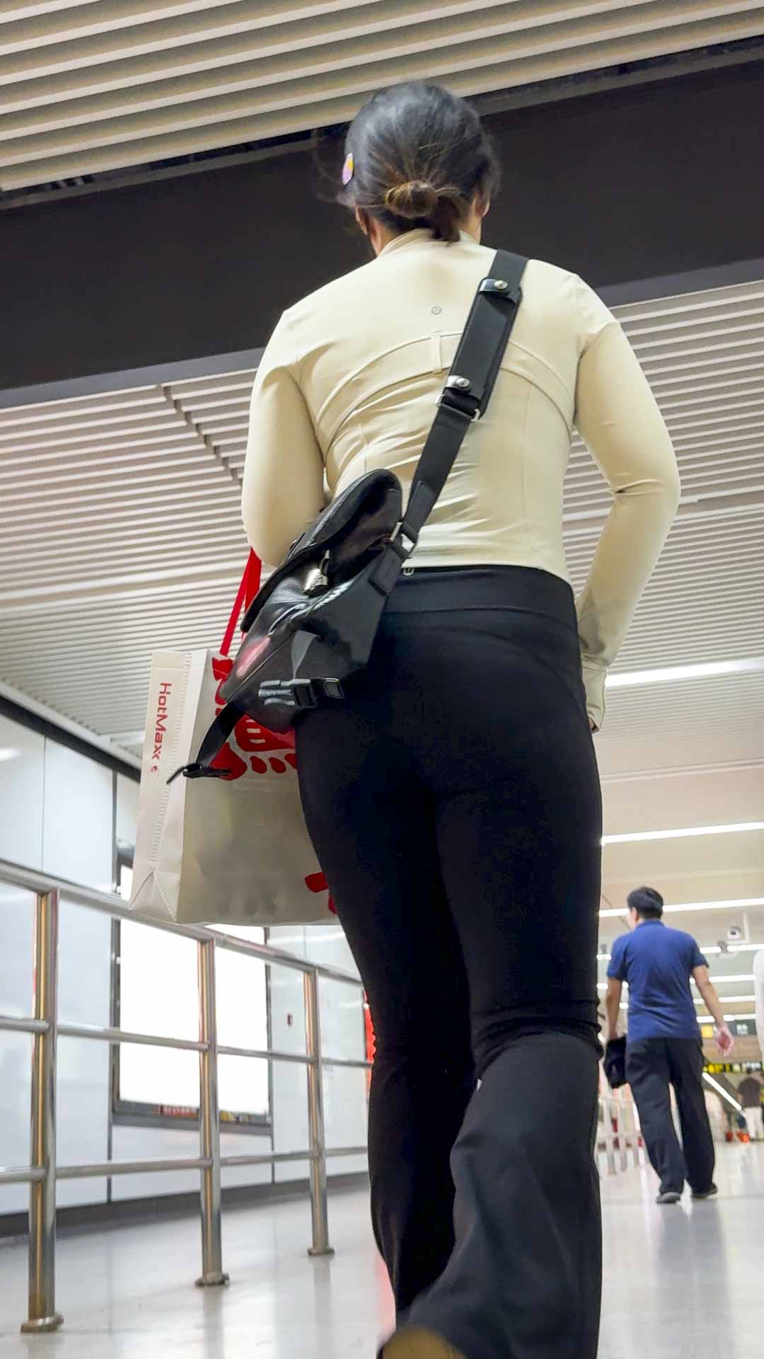 端午献礼长腿包臀黑裤美女小姐姐