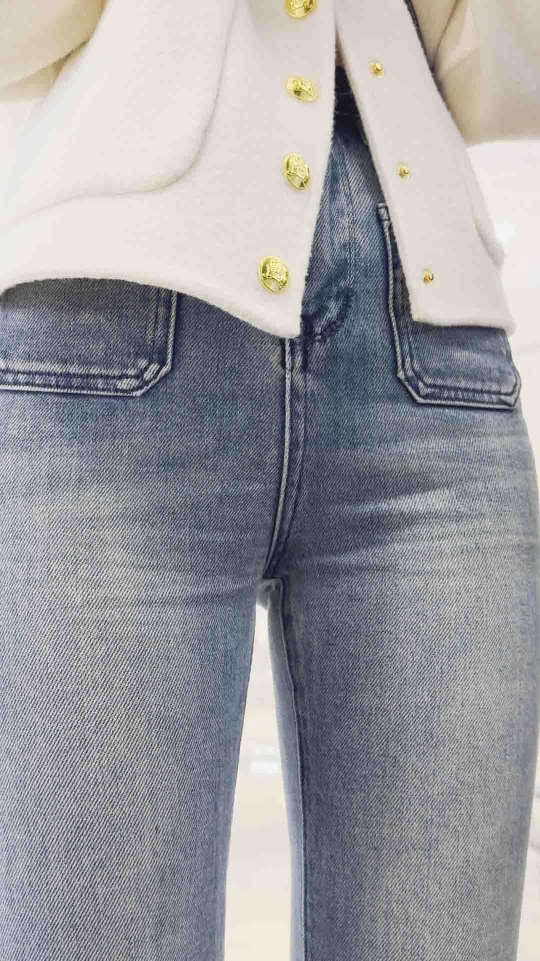 蓝白色牛仔裤金三角特写陪闺蜜找饭店（120积分）