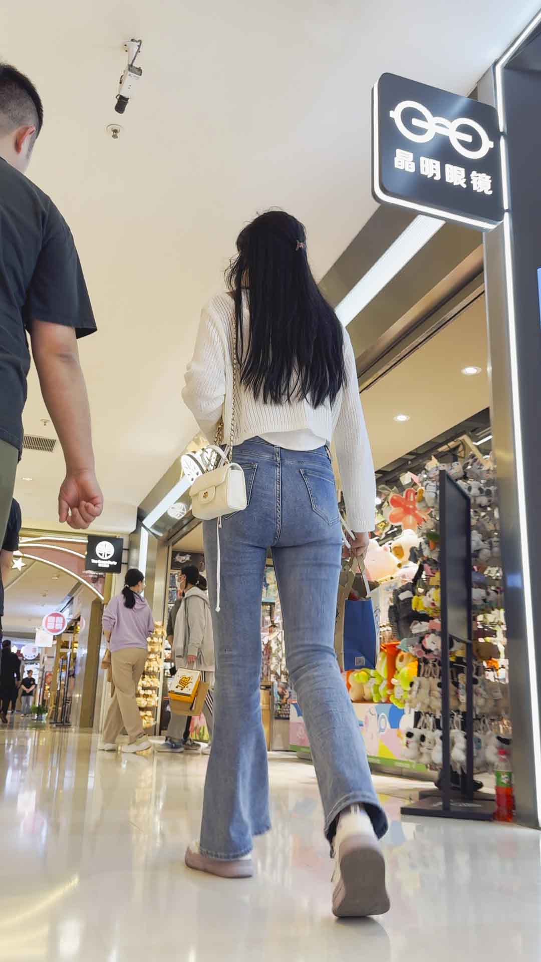 春节献礼长发翘臀深内痕美女