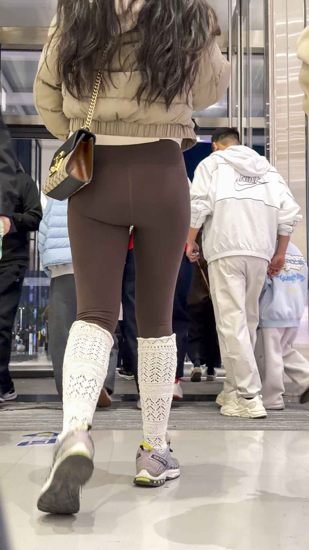 (积分221)紧身瑜伽裤金三角美女小姐姐