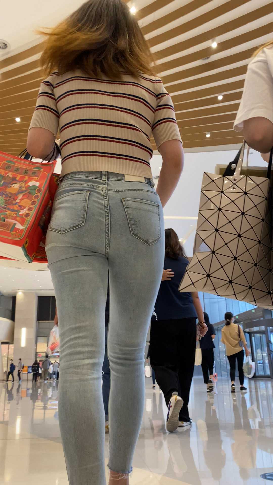 性感饱满灰牛仔翘臀妹子（积分229）