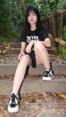 （视频）黑色短裙肉丝小妹[1.85G/MP4]