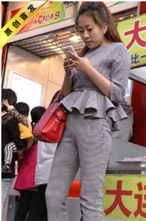 千鸟格灰ＯＬ黑高跟红包[MP4/1.7GB]