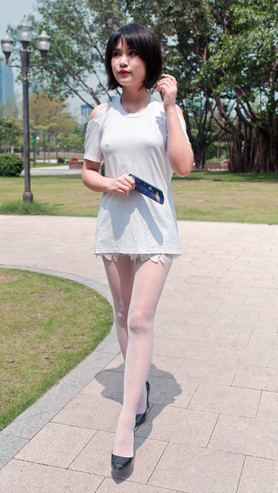 短发美眉 【套图+视频】