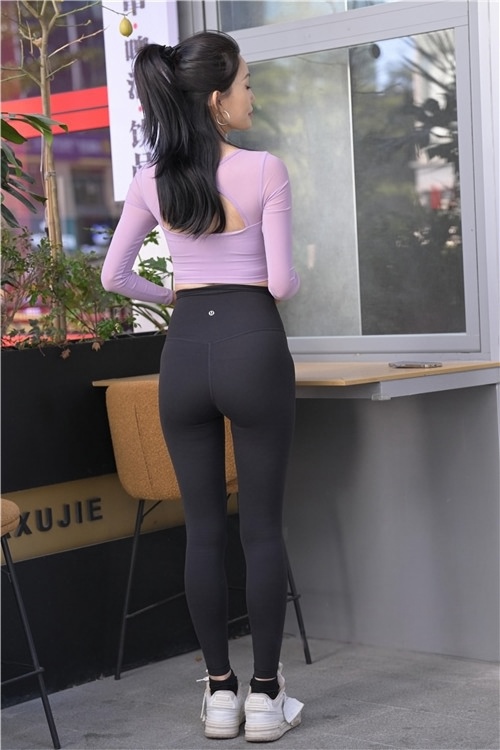 黑色瑜伽裤美女(1088P)[24G/JPG]