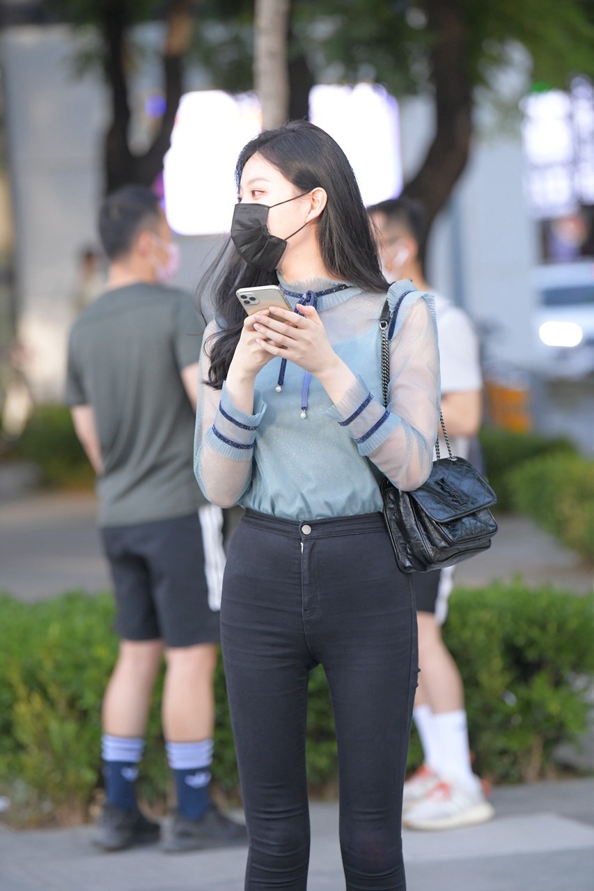 [套图110P]紧身黑牛美女3A8217[2.46G]