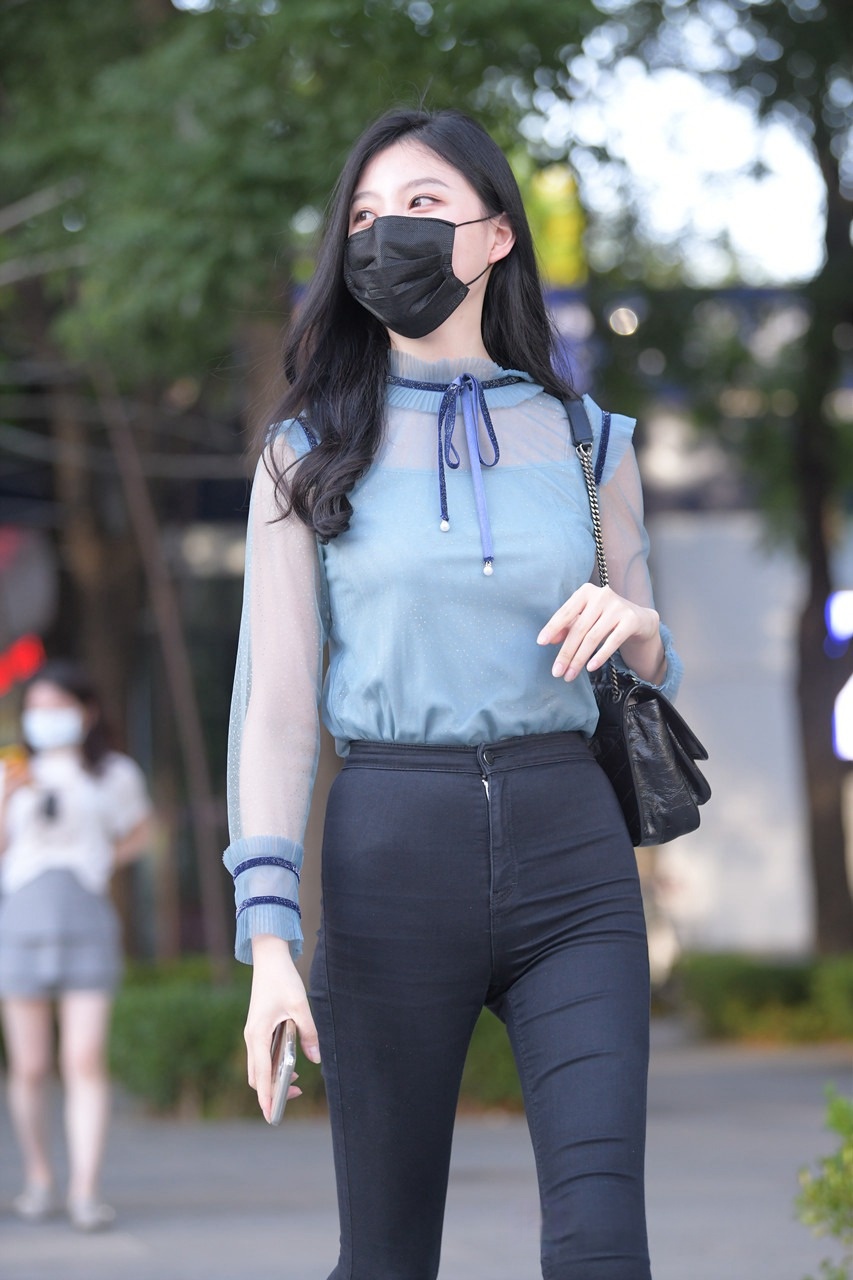 [套图110P]紧身黑牛美女3A8217[2.46G]