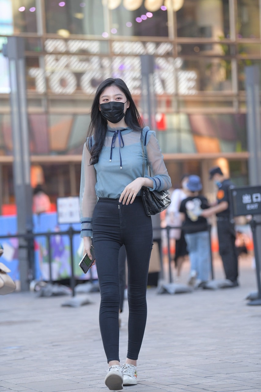 [套图110P]紧身黑牛美女3A8217[2.46G]