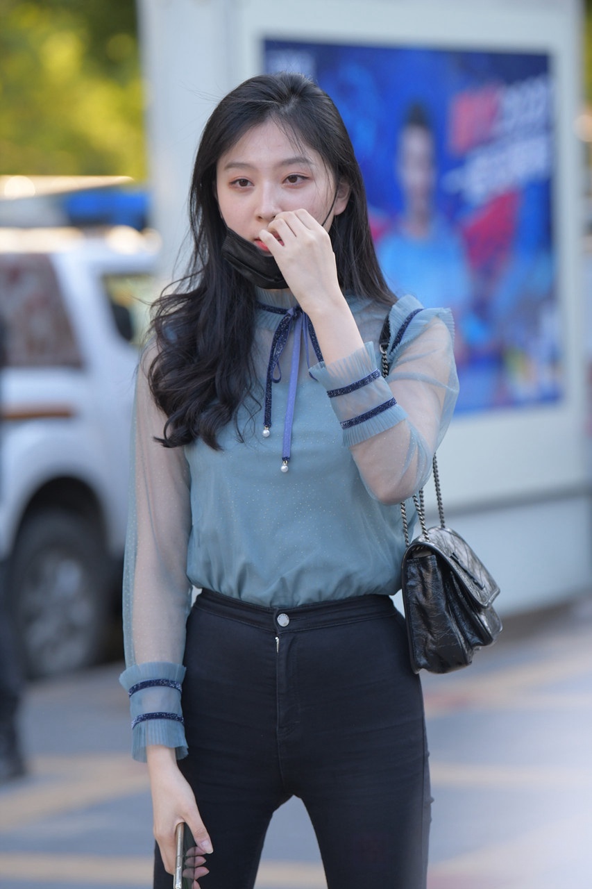 [套图110P]紧身黑牛美女3A8217[2.46G]