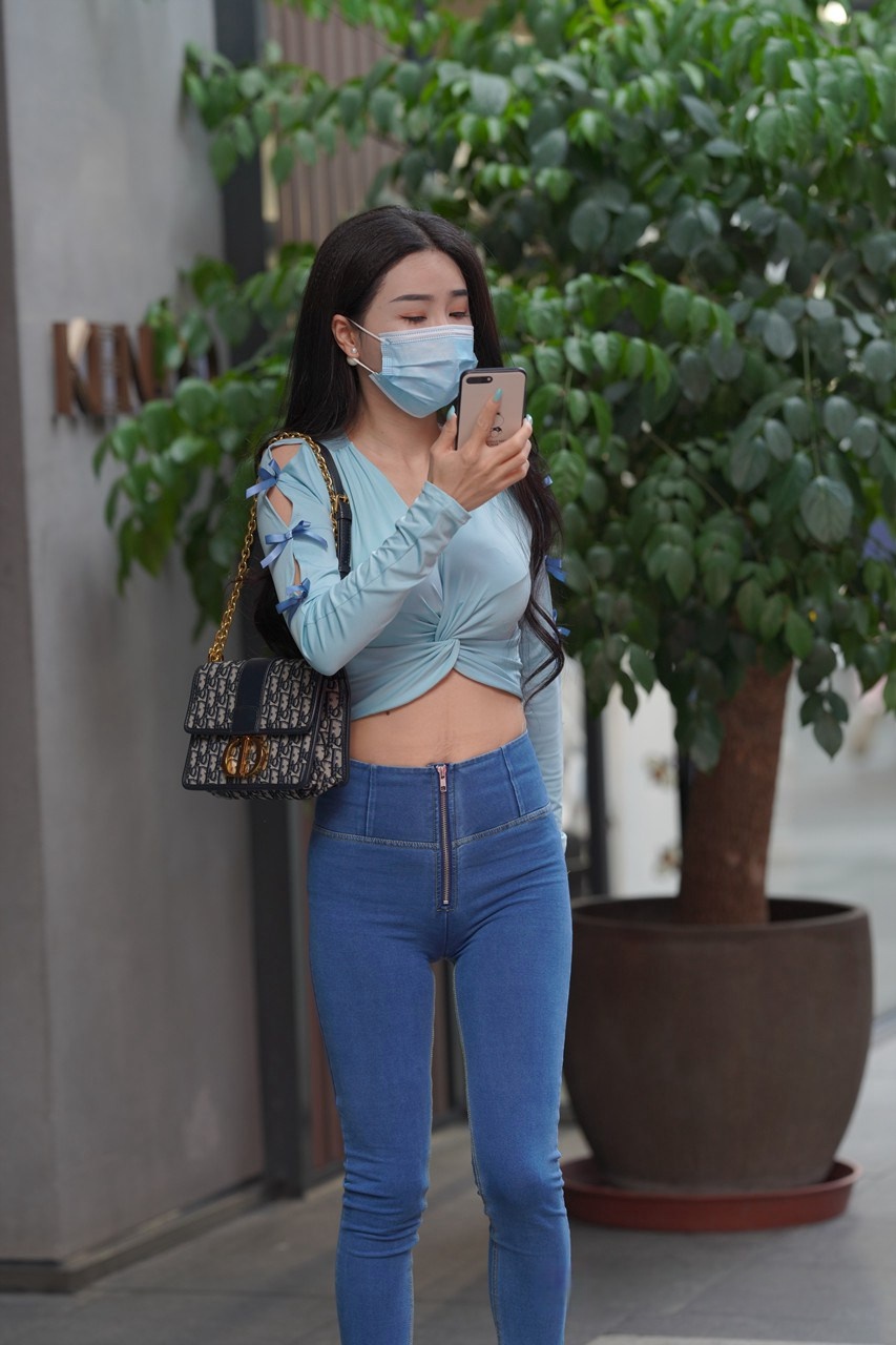 [套图45P]紧身蓝色牛仔蜜桃美女3A8222[563M]