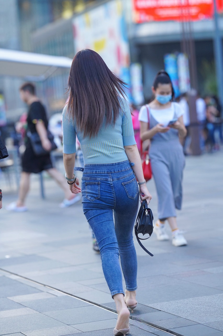 [套图46P]笑起来很好看3A8225[537M]