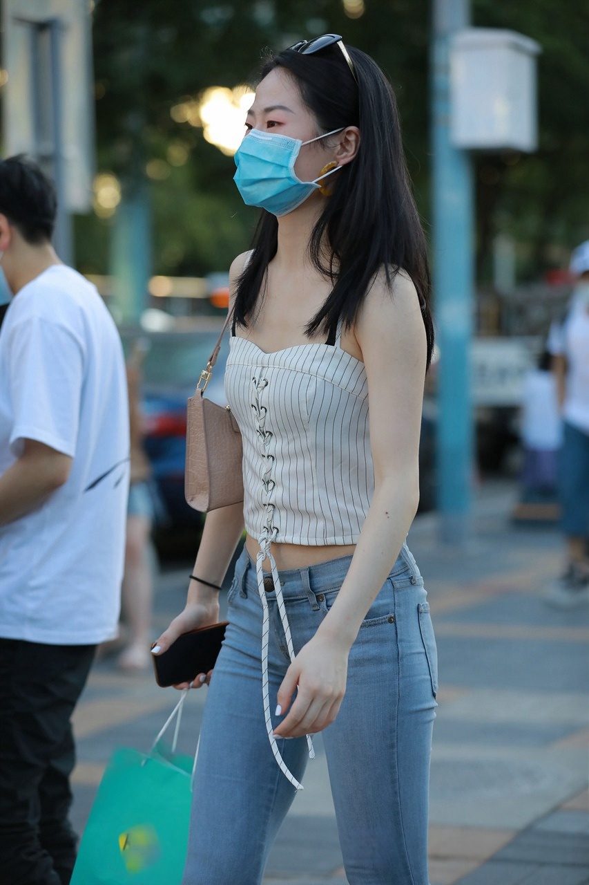 [套图+视频]牛仔喇叭裤小姐姐3A8226[套图1.27G | 视频：1.55G]