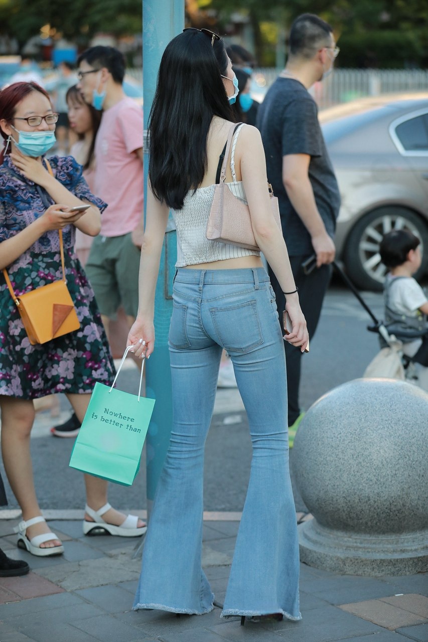 [套图+视频]牛仔喇叭裤小姐姐3A8226[套图1.27G | 视频：1.55G]