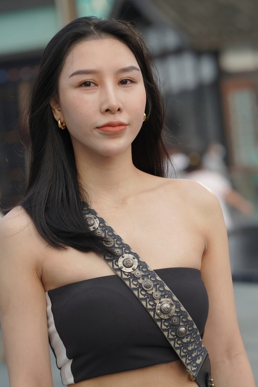 [套图]两个路腰紧牛姐妹花3A8228[3.21G]