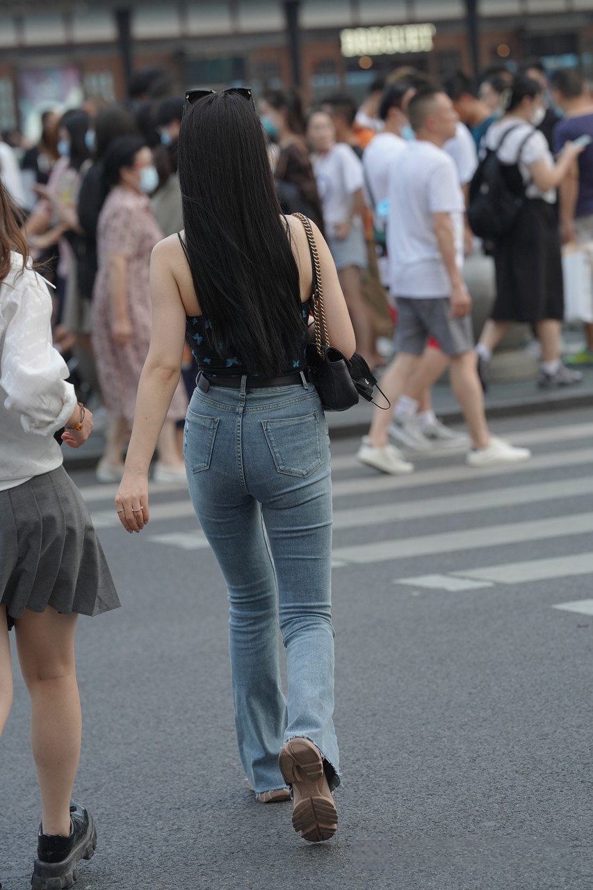 [套图118P]吊带紧牛美女3A8229[1.83G]