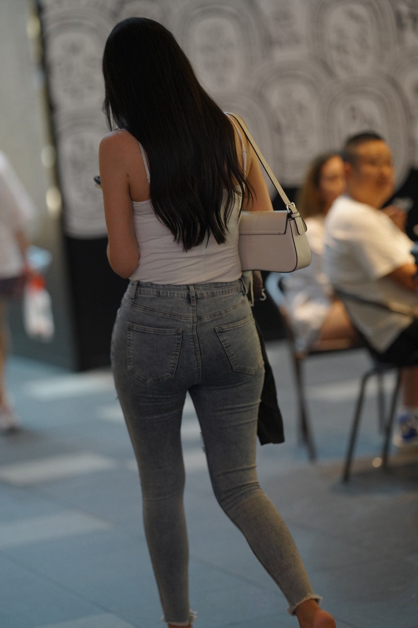 [套图55P]吊带紧牛美女3A8230[913M]