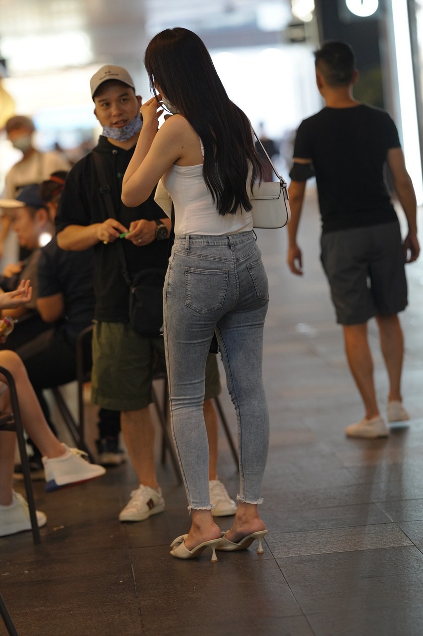 [套图55P]吊带紧牛美女3A8230[913M]