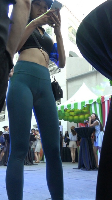 4K超清视频！极品紧身瑜伽裤美臀骆驼趾美女！[MP4/2GB]