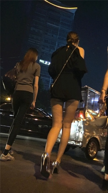 4K超清视频！九头身大长腿高跟美女,犹如夜晚一闪繁星[MP4/2GB]