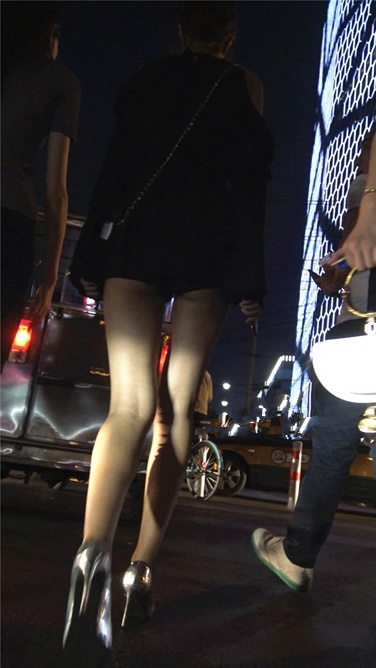 4K超清视频！九头身大长腿高跟美女,犹如夜晚一闪繁星[MP4/2GB]