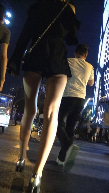 4K超清视频！九头身大长腿高跟美女,犹如夜晚一闪繁星[MP4/2GB]