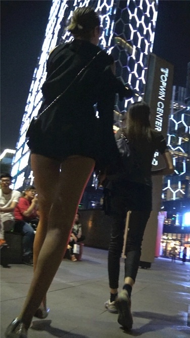 4K超清视频！九头身大长腿高跟美女,犹如夜晚一闪繁星[MP4/2GB]