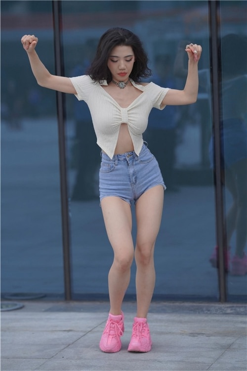 跳舞的女孩【套图+视频】