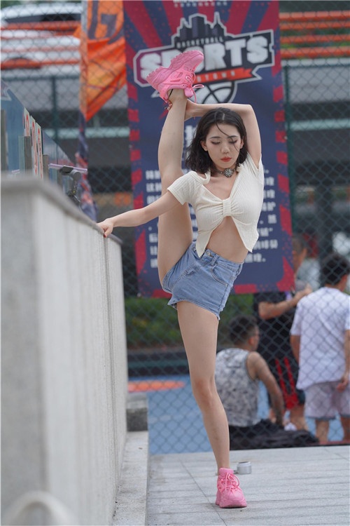 跳舞的女孩【套图+视频】