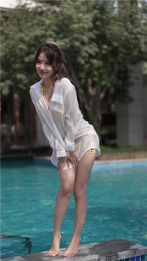 网红张君雅黄色泳装[2.87G/MP4]