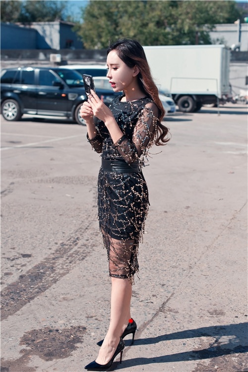 黑裙美女(105P)[736M/JPG]